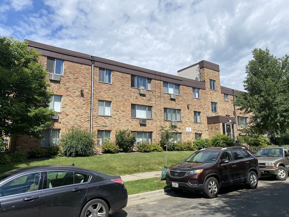 2100 Aldrich Ave S, Minneapolis MN 55405 - 22 units: 1 & 2 BRs