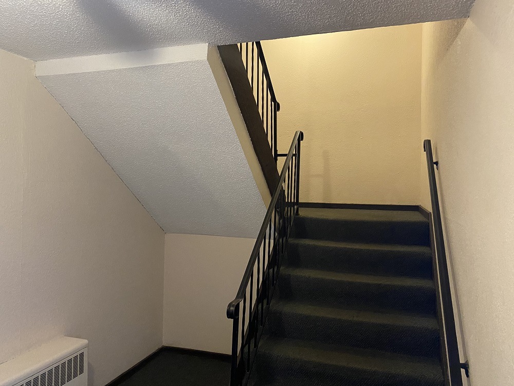 33 6th, Hopkins
