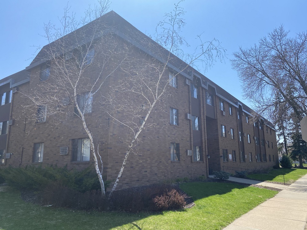 33 6th, Hopkins